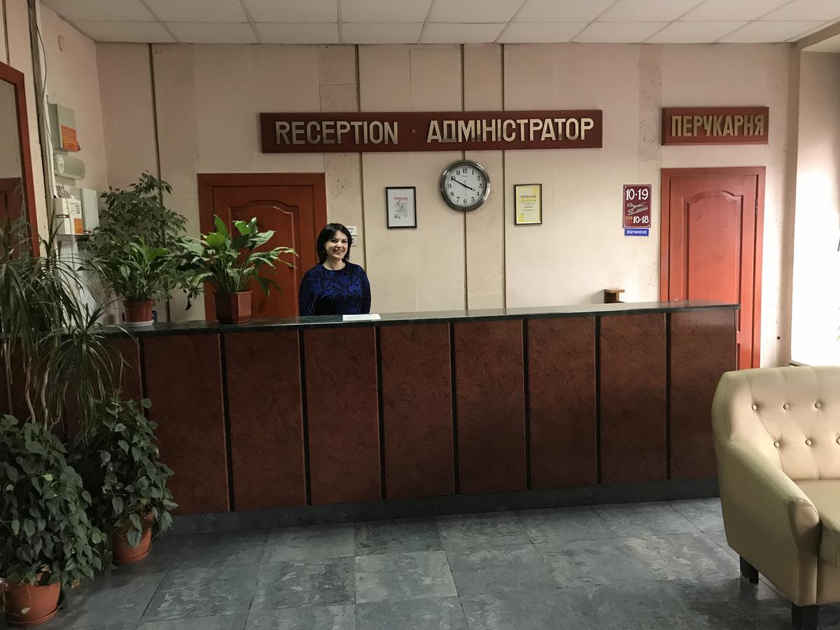 文尼察 Zhovtnevyi酒店 外观 照片
